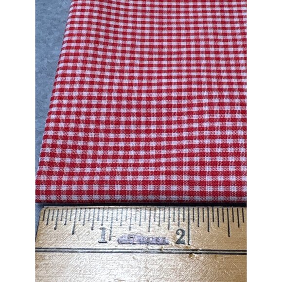 Red & White Gingham Cotton Fabric Fat Quarter 18" x 22" Quilting Sewing Crafting - Picture 2 of 4